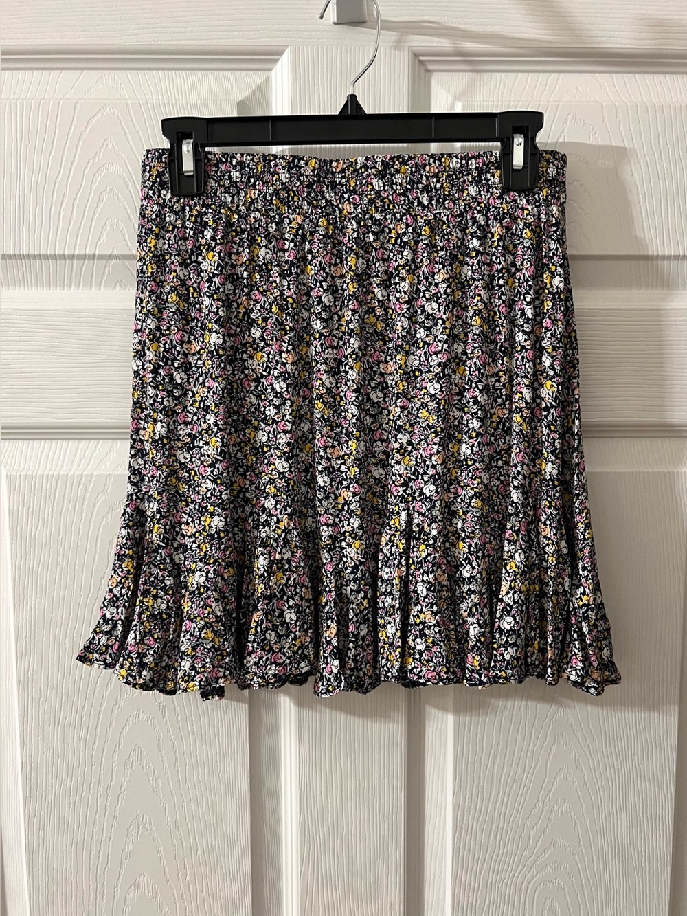 LOFT Black Floral Pleated Mini Skirt